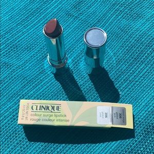 New with box Clinique lipstick in gilded pink